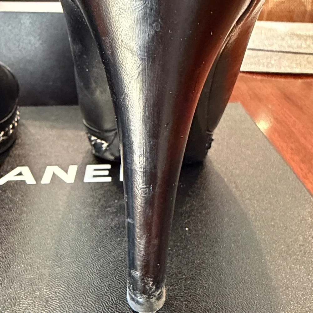 CHANEL  Black Leather Cap-Toe Chain-Trim Platform Pumps with box